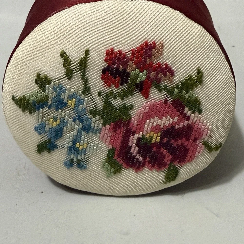 Vintage‎ Floral Needlepoint Trinket Jewelry Box Red Satin Cottage Victorian